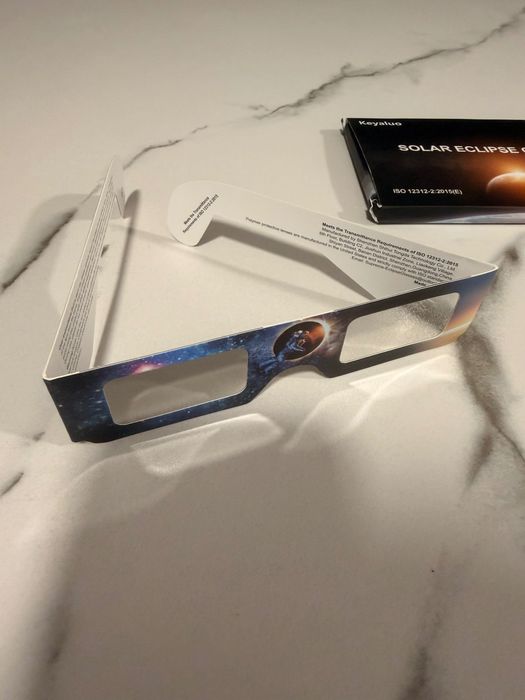Óculos para eclipse