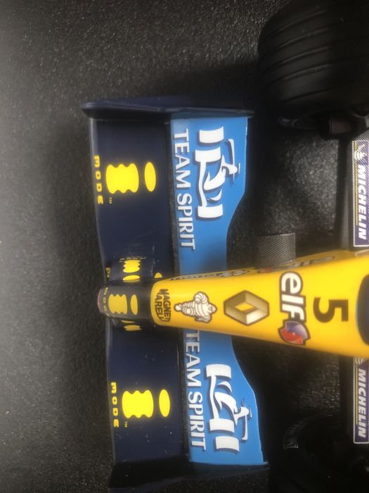 Carro f1 fernado alonso com assinatura do piloto , hotwhells racing