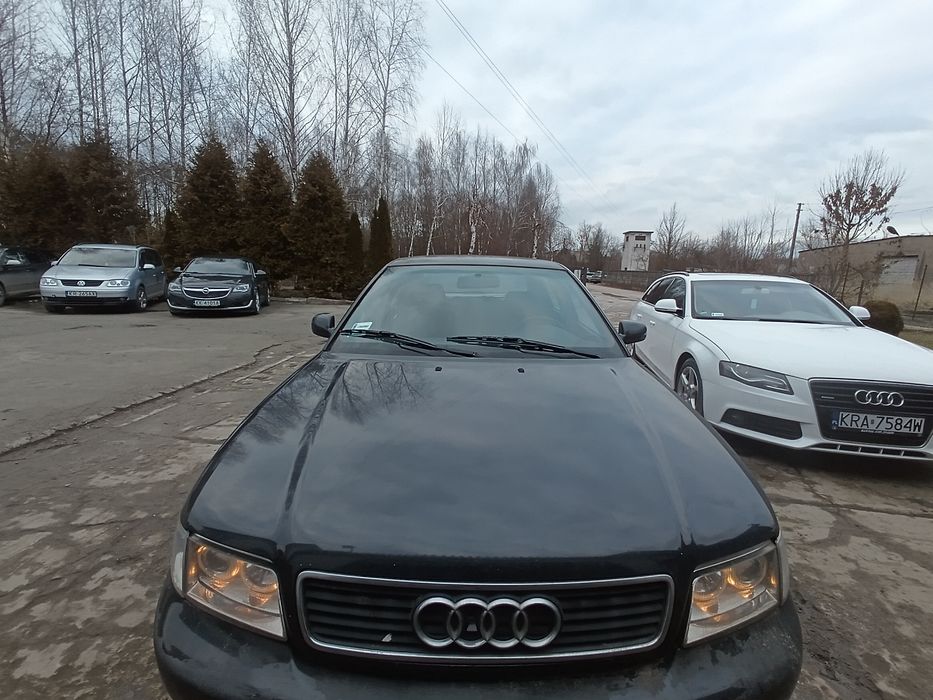 Audi a4 B5 sedan 1.8 b LPG gaz 1997r 125 km