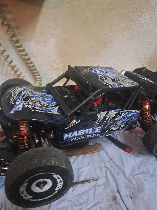 Carro telecomandado a bateria para competir