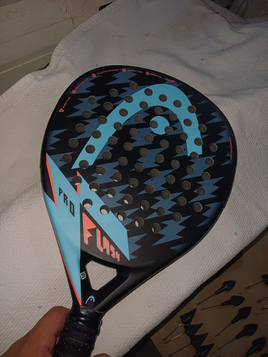 Raquete padel e 2 bolas