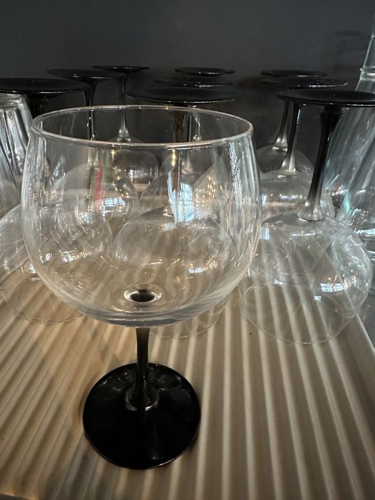 Taças detalhes em preto