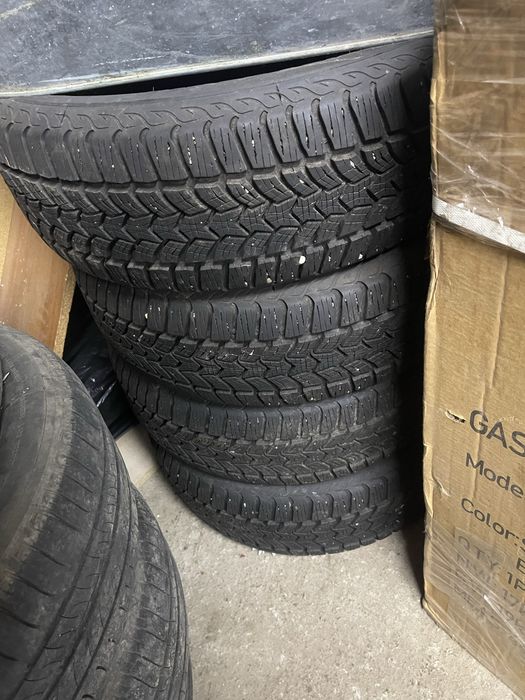 Зимова гума 215/65 R16