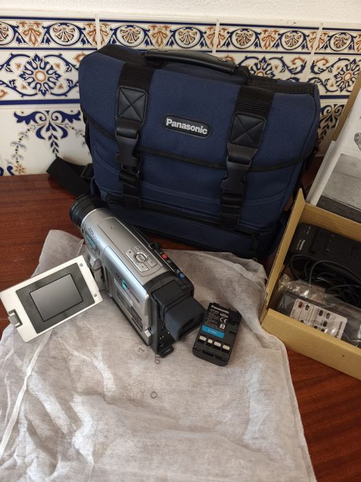 Câmara de Filmar VHS-C Panasonic NV-VZ1EG — Estado Novo / Coleção
