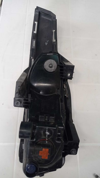 Farol de nevoeiro Nissan Leaf 2