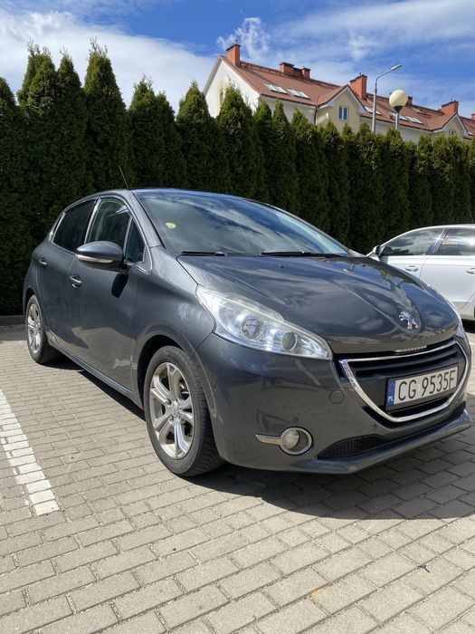 Sprzedam peugeota 208 dobre wyposazenie