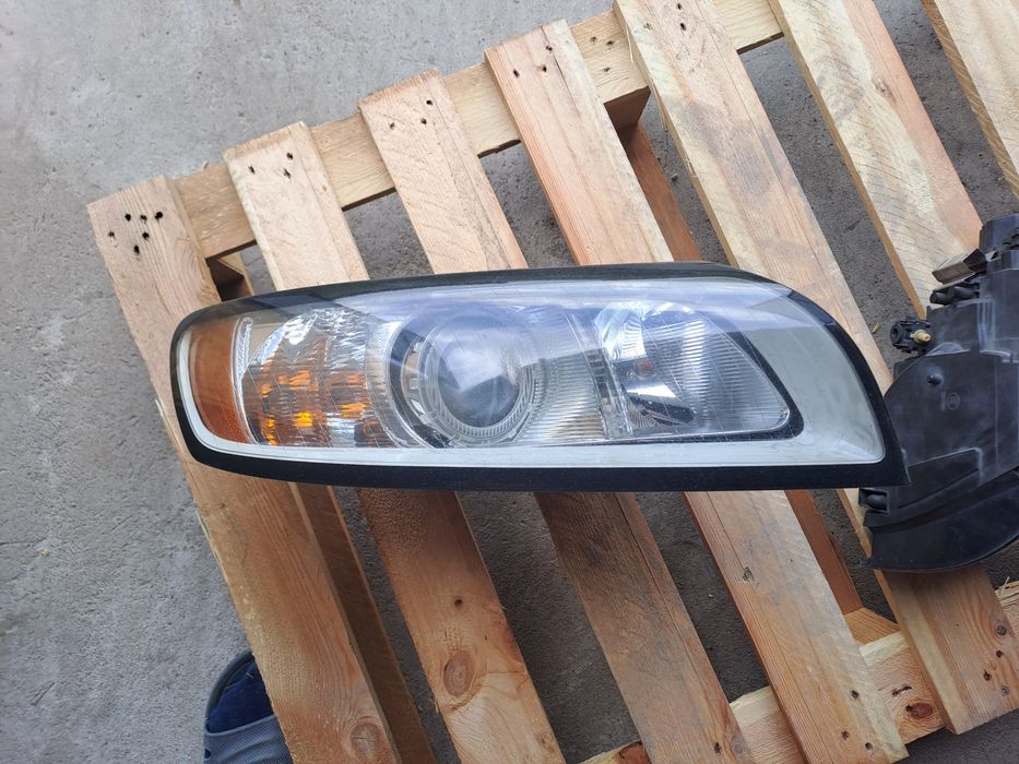 Lampy/Reflektory przód Volvo v50 lift