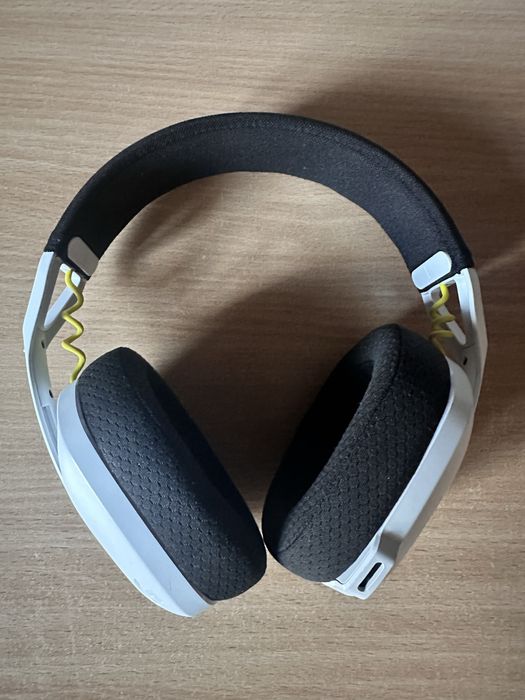 Навушники Logitech G435 та мишка Logitech G305