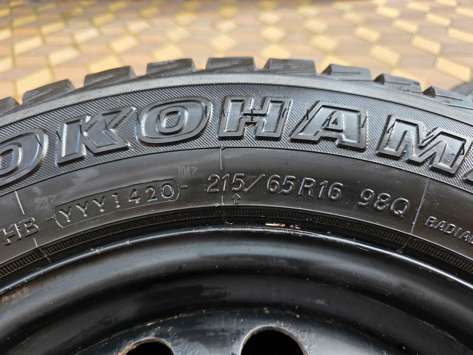 Колеса Mitsubishi Outlander ASX R16 5x114.3 / Зима Yokohama / Диски + ковпаки