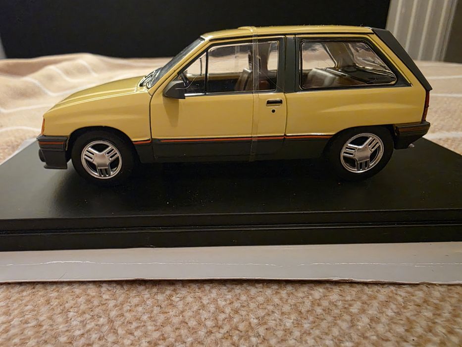 Model auta Opel Corsa skala 1:24