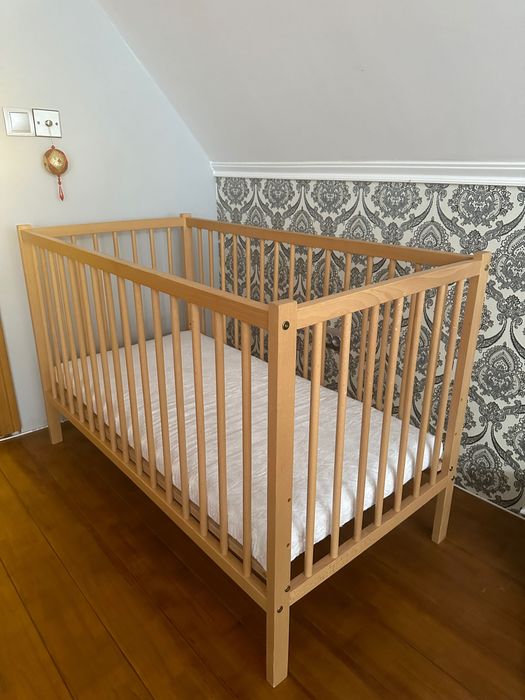 Дитяче ліжко з матрасом