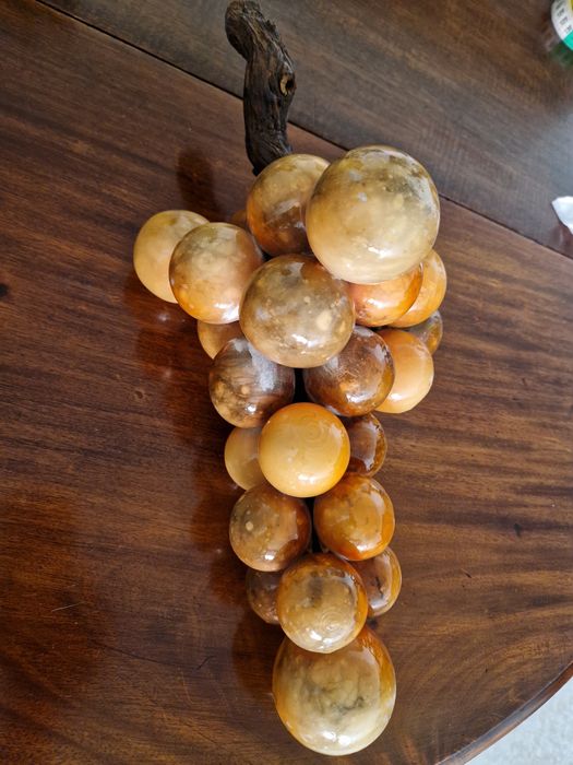 Cacho de uvas em Alabastro laranja