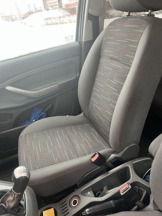 Ford C-max автомобіль