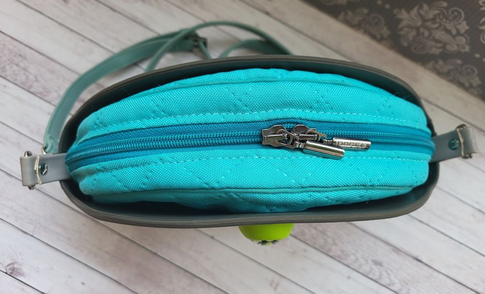 Obag moon light volcano brush