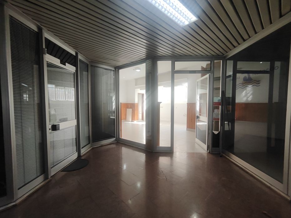 Arrendamento se loja com 45m2