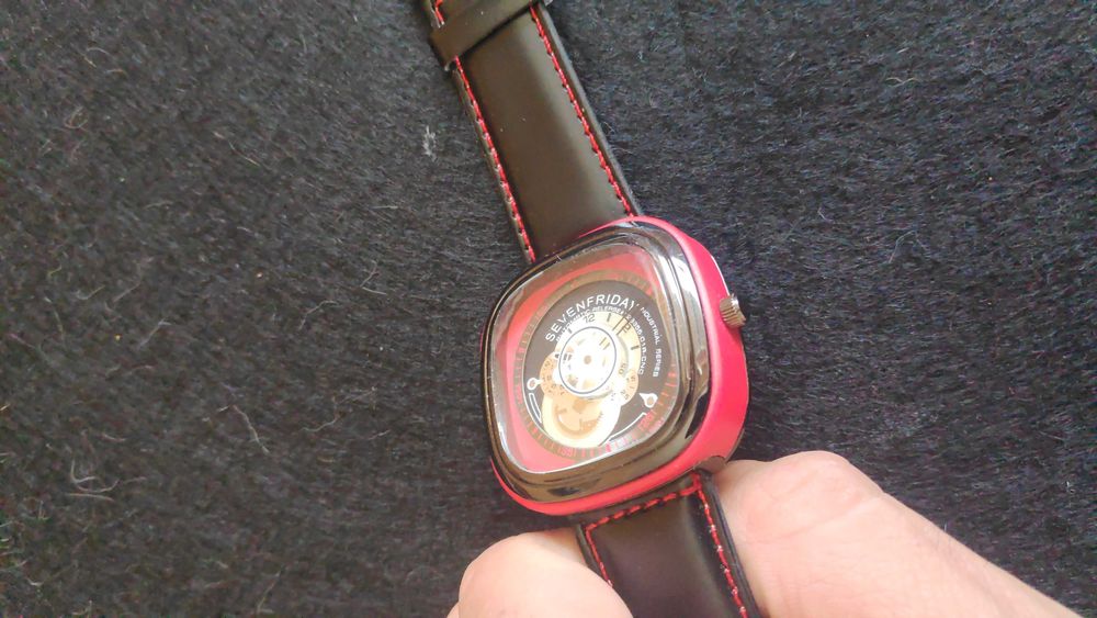 Relógio Seven friday novo