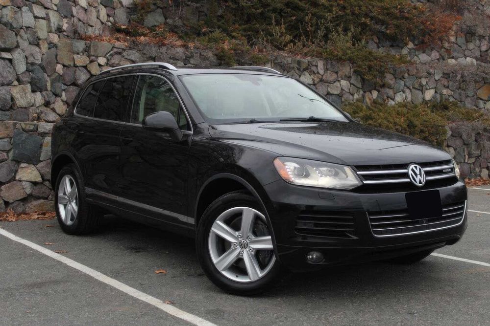 Volkswagen Touareg Lux      2015
