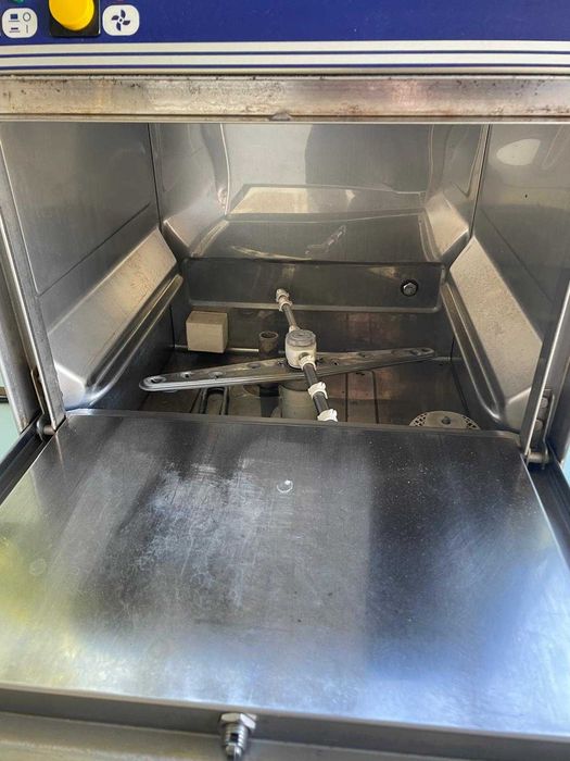 máquina de lavar chávenas e copos profissional