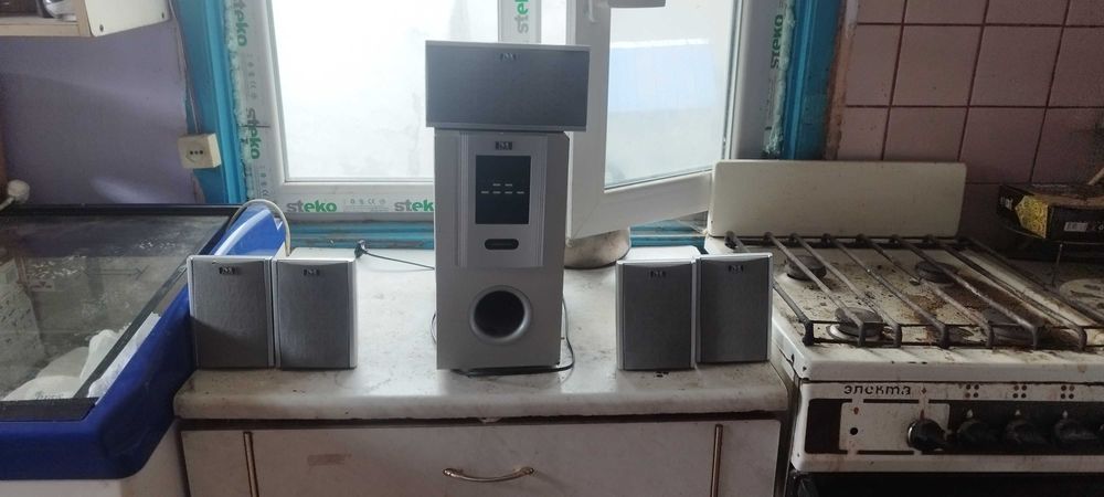 Продам сабуфер та 5 колонок