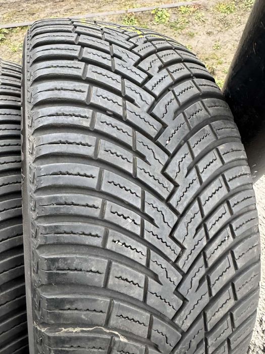 Всесезонні шини Pirelli 225/45 R18