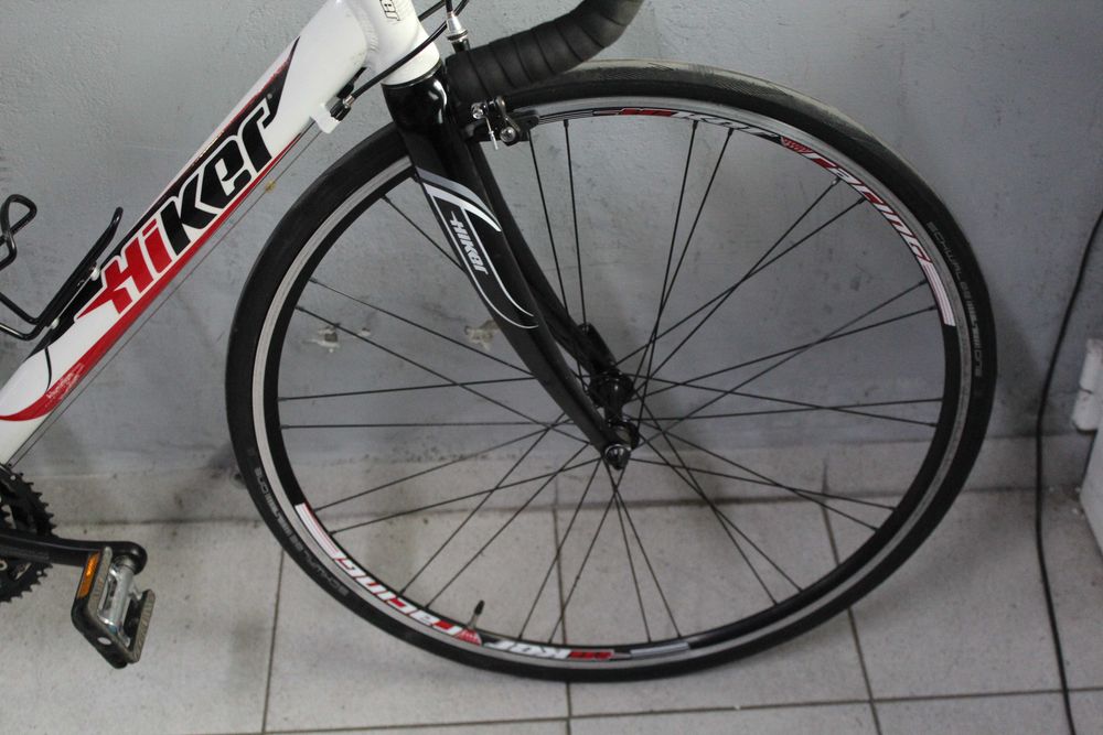 Rower szosowy Hiker Racing, Rama 55 cm, Alu, Koła 28",Campagnolo Xenon