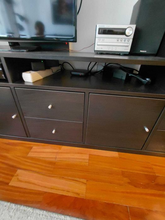 Móvel de sala IKEA preto – excelente estado