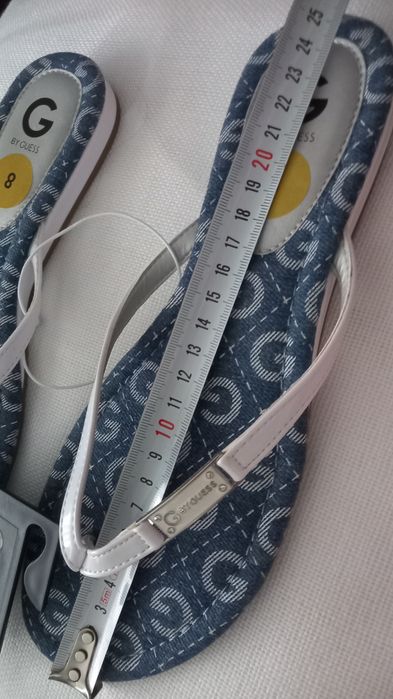 Japonki Guess  rozmiar 8