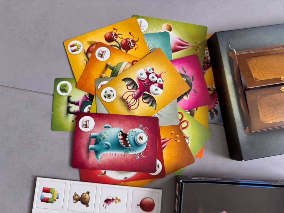 Gra Potwory do szafy GRANNA 00177