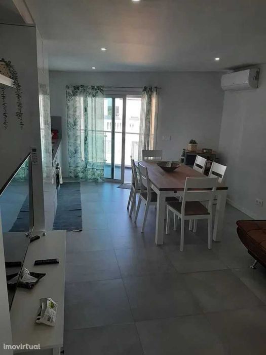 T2 com ar condicionado e WIFI junto à praia