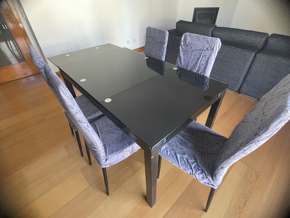Vendo mesa extensivel e cadeiras, espelho  e sofá