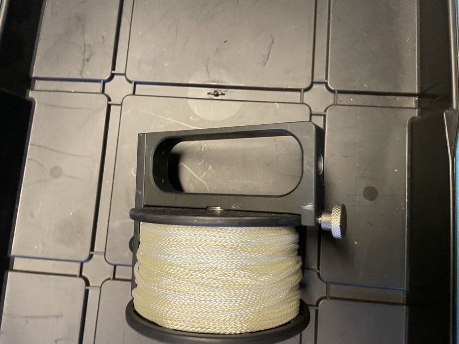 Kołowrotek nurkowy hollis