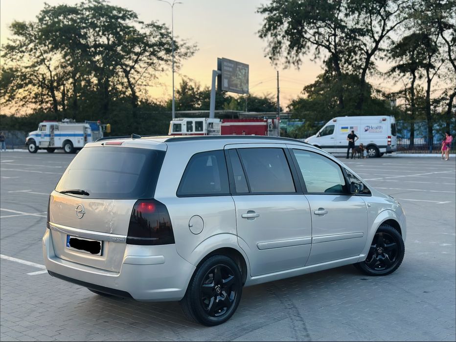 Продам Opel Zafira 1.9 турбо дизель