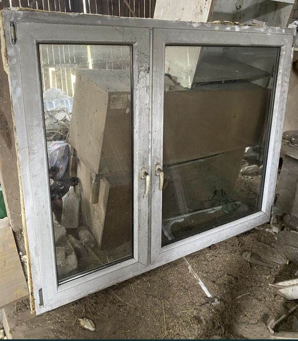Okno plaskitowe 176.5x143.5
