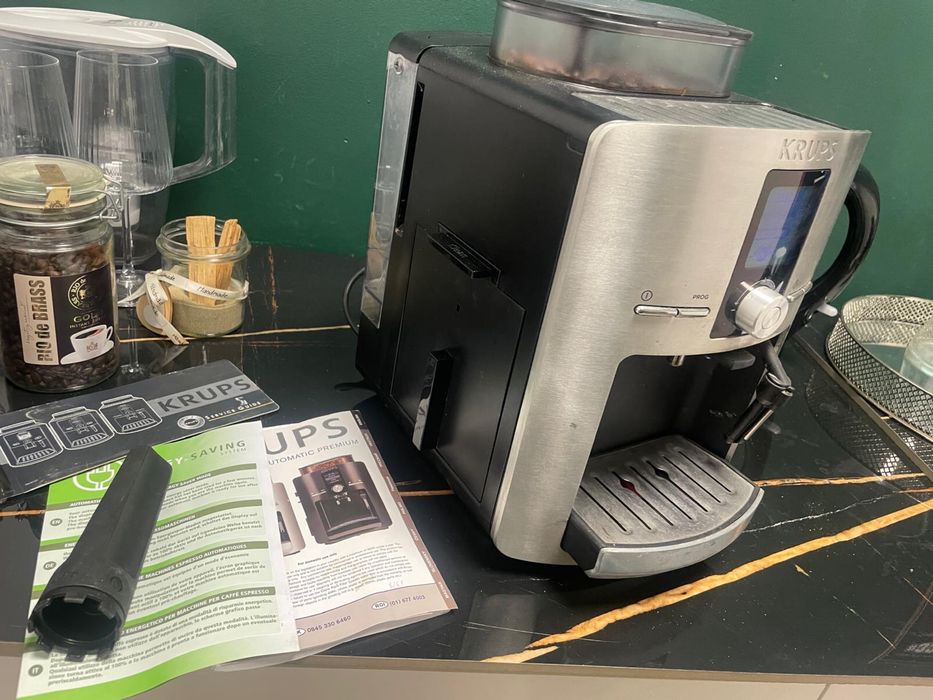 Ekspres do kawy krups na ziarna kawy z młynkiem