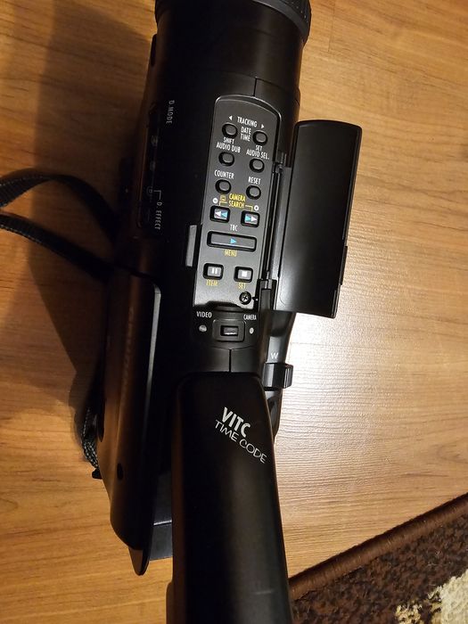 Grundig LC 760 SC kamera analogowa vhs-c