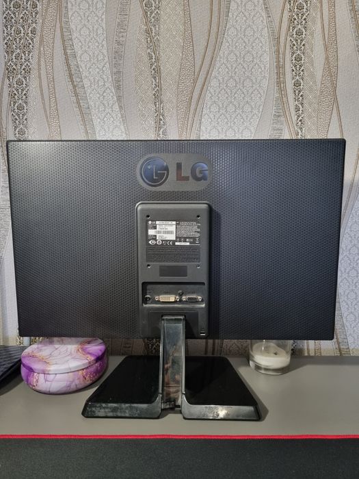 Монітор LG 22 дюйми