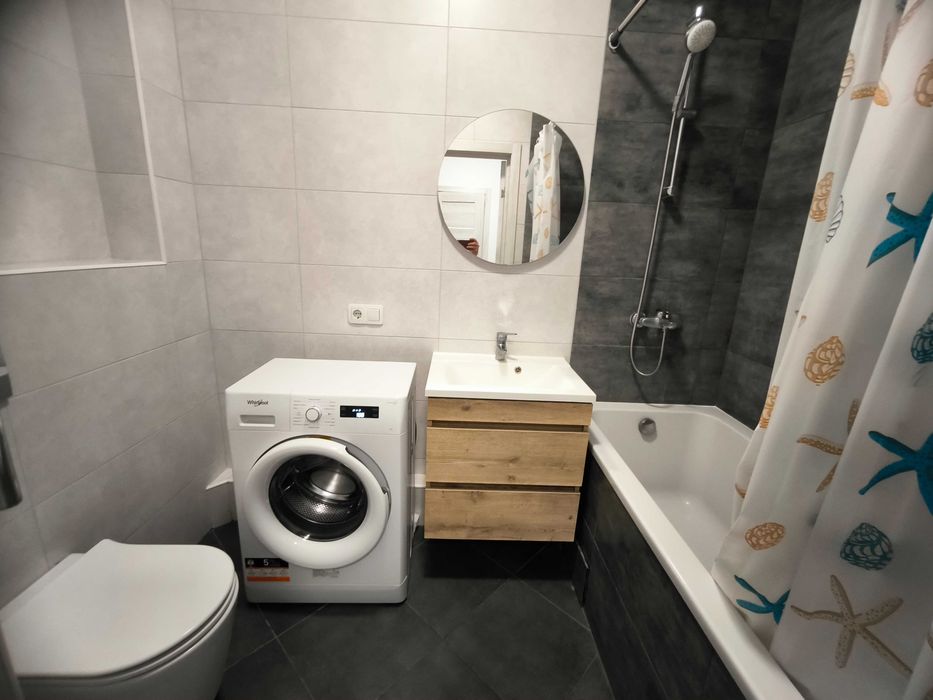 Здам простору 1К біля Центрального Парку. Диван на кухні. Гардероб