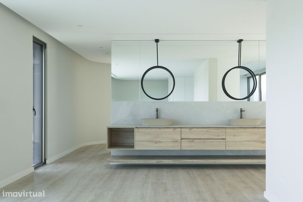 Moradia T5 de Luxo na Verdizela