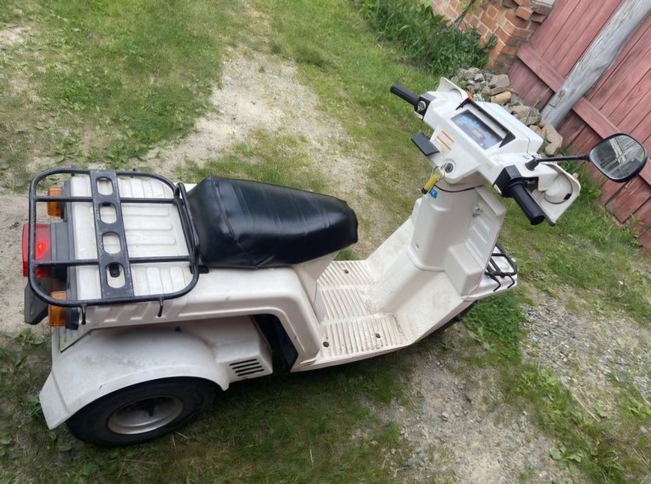 Продаю два скутера Honda Guro ,Yamaha