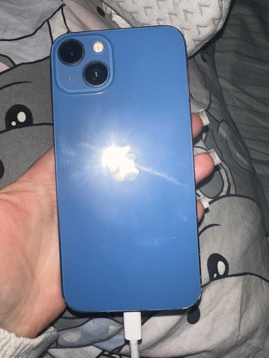 Продам айфон 13