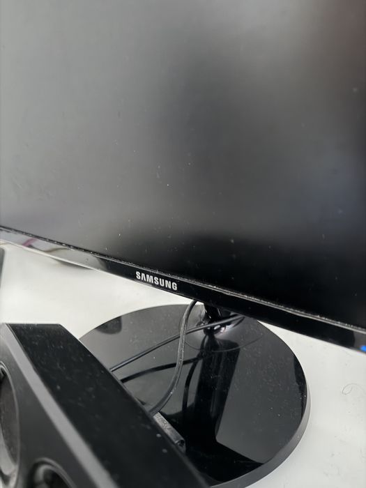 Monitor Samsung FHD  24”