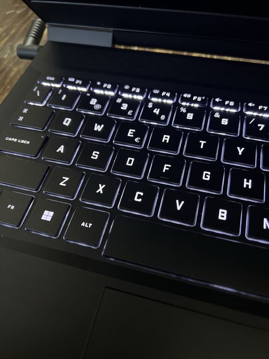 HP Victus 16 - Ryzen 7 • RTX 3050TI