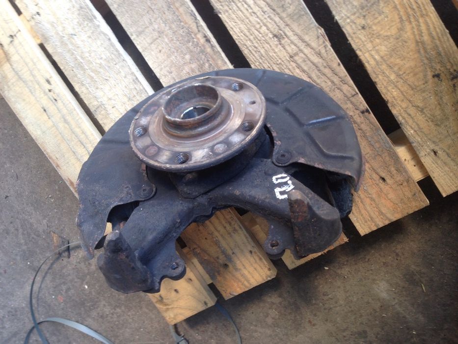 Балка Цапфа Рычаг Подвеска Skoda Octavia A5 Шкода Октавия А5