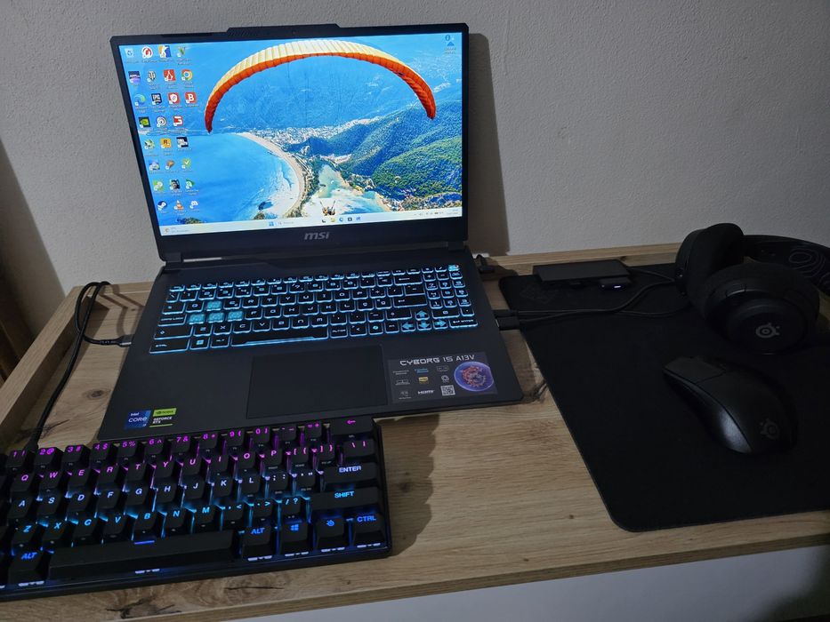 Portátil gaming msi cyborg 15 a13ve