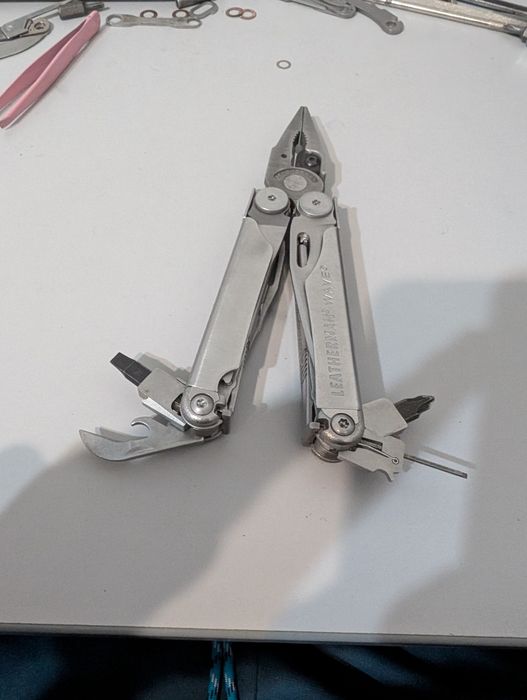 Leatherman wave.