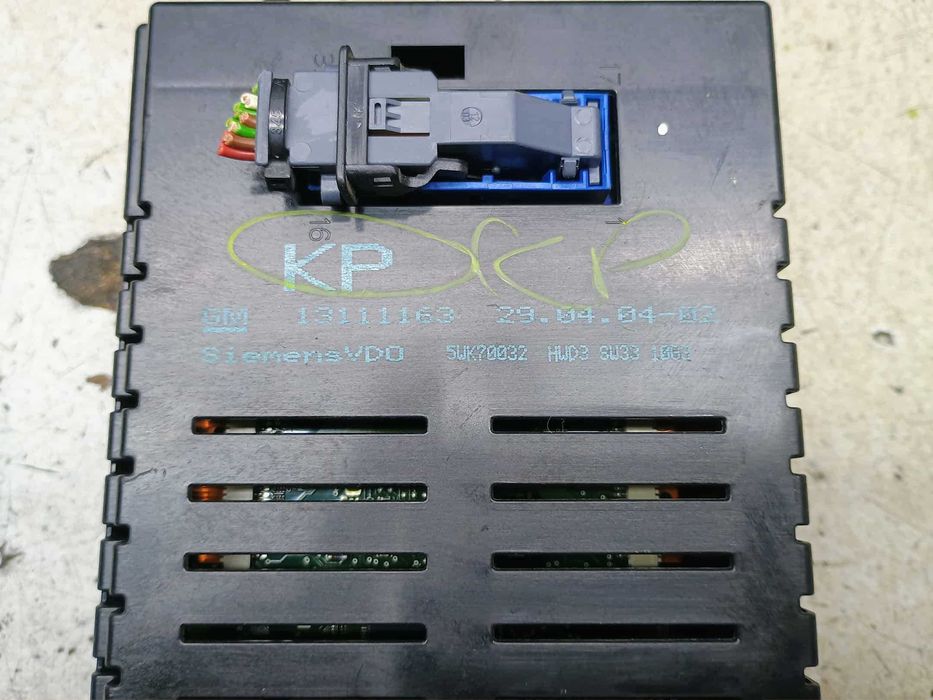 Radio + Wyświetlacz  BLAUPUNKT CD30  Opel Astra H III 93  180 959