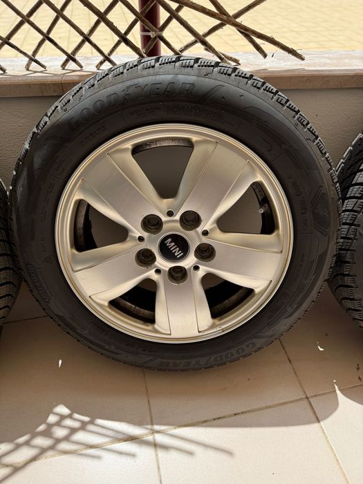 Jantes Mini Cooper com pneus de inverno