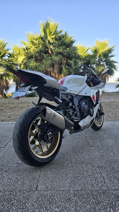 Yamaha YZF-R1 60 Aniversario Akrapovic