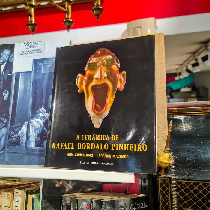 Livro “A Cerâmica de Rafael Bordalo Pinheiro” – (Lello & Irmão –Porto)
