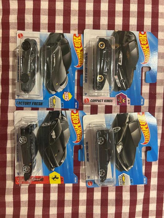 Pack Black Hotwheels (Ferrari F40, Mercedes-Bens, Honda Prelude, Ferrari Stradale)